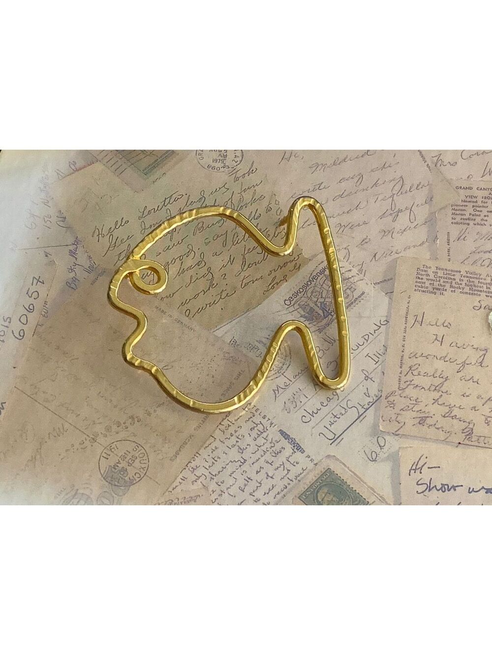 Vintage Gold Tone Cute Bear Shaped Lapel Pin with Secure Clutch Back